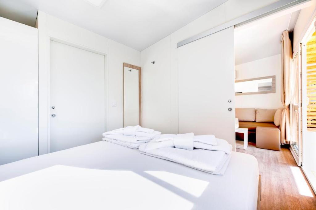 Mobile Homes Camp Perna - Adriatic Kampovi โอเรบิก ภายนอก รูปภาพ