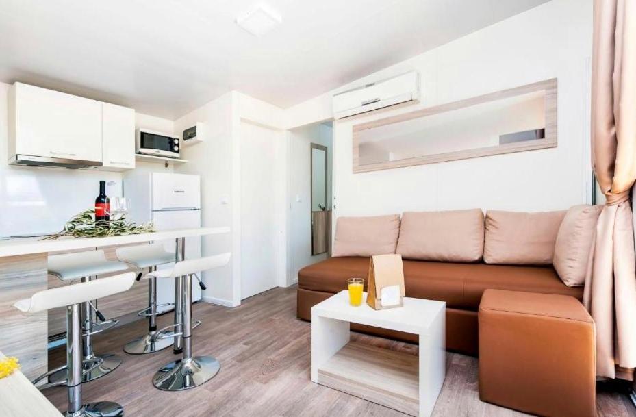 Mobile Homes Camp Perna - Adriatic Kampovi โอเรบิก ภายนอก รูปภาพ