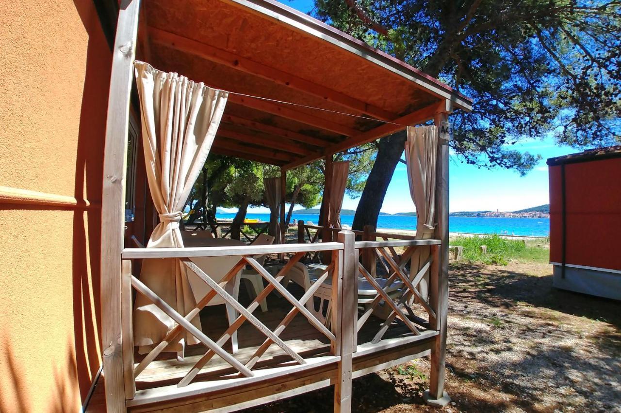 Mobile Homes Camp Perna - Adriatic Kampovi โอเรบิก ภายนอก รูปภาพ