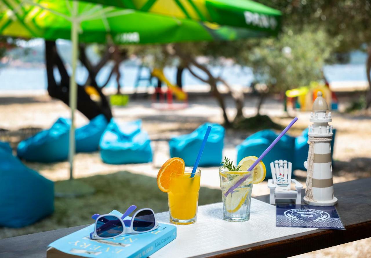 Mobile Homes Camp Perna - Adriatic Kampovi โอเรบิก ภายนอก รูปภาพ